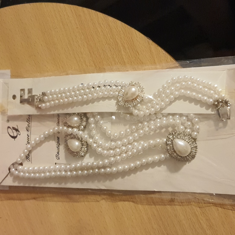 Womans costume jewelry